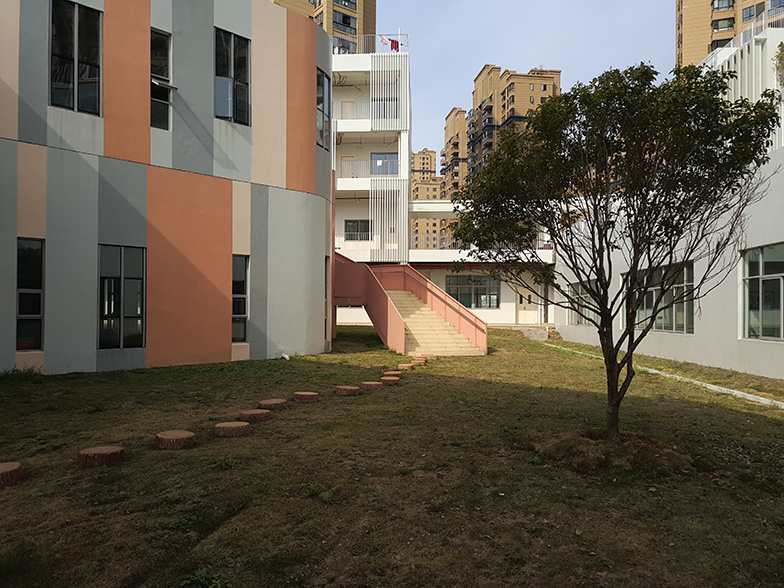 P90317-093413.jpg